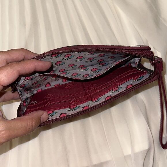 Vera Bradley Bordeaux Blooms Burgundy Large Quilted Floral Wristlet RFID Wallet - Picture 8 of 12